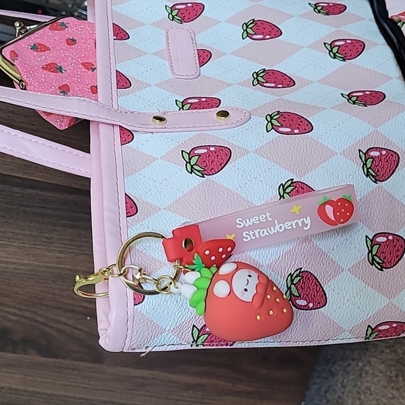 Strawberry purse strawberry kisslock coin purse strawberry keychain and case - Picture 6 of 17